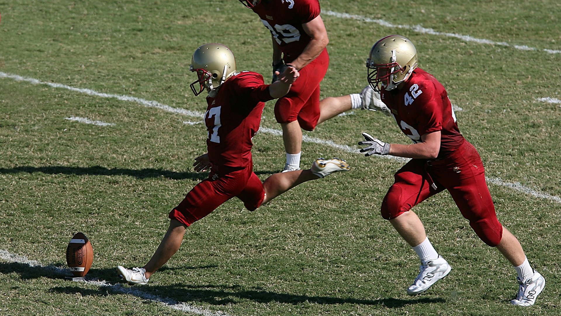 星空体育官方网站-上海海港年轻球员崭露头角，上海海港足球俱乐部球员